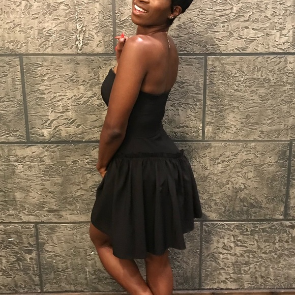 PrettyLittleThing black strapless mini dress - Picture 2 of 9